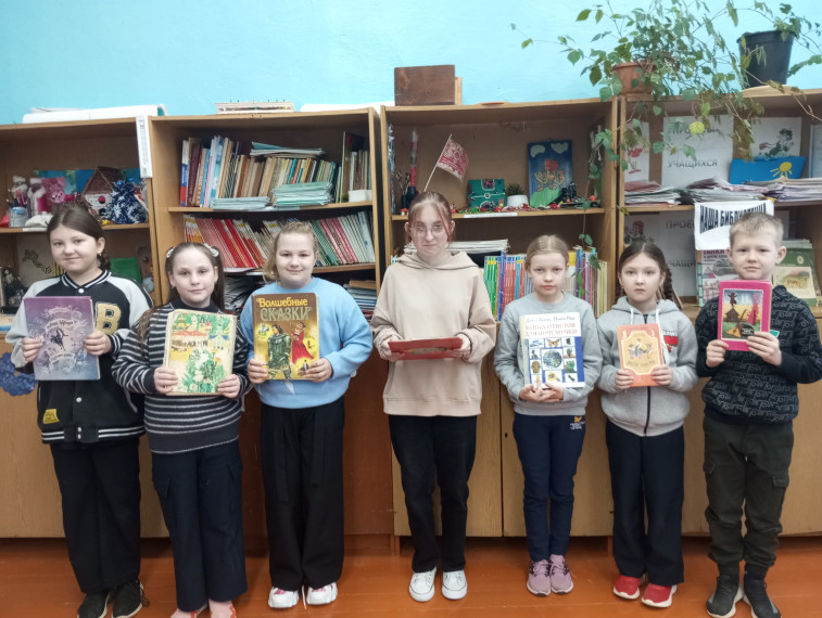 Открывая книгу с Первыми.